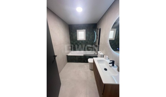 Resale - Apartment / flat - Torrevieja - Estacion De Autobuses