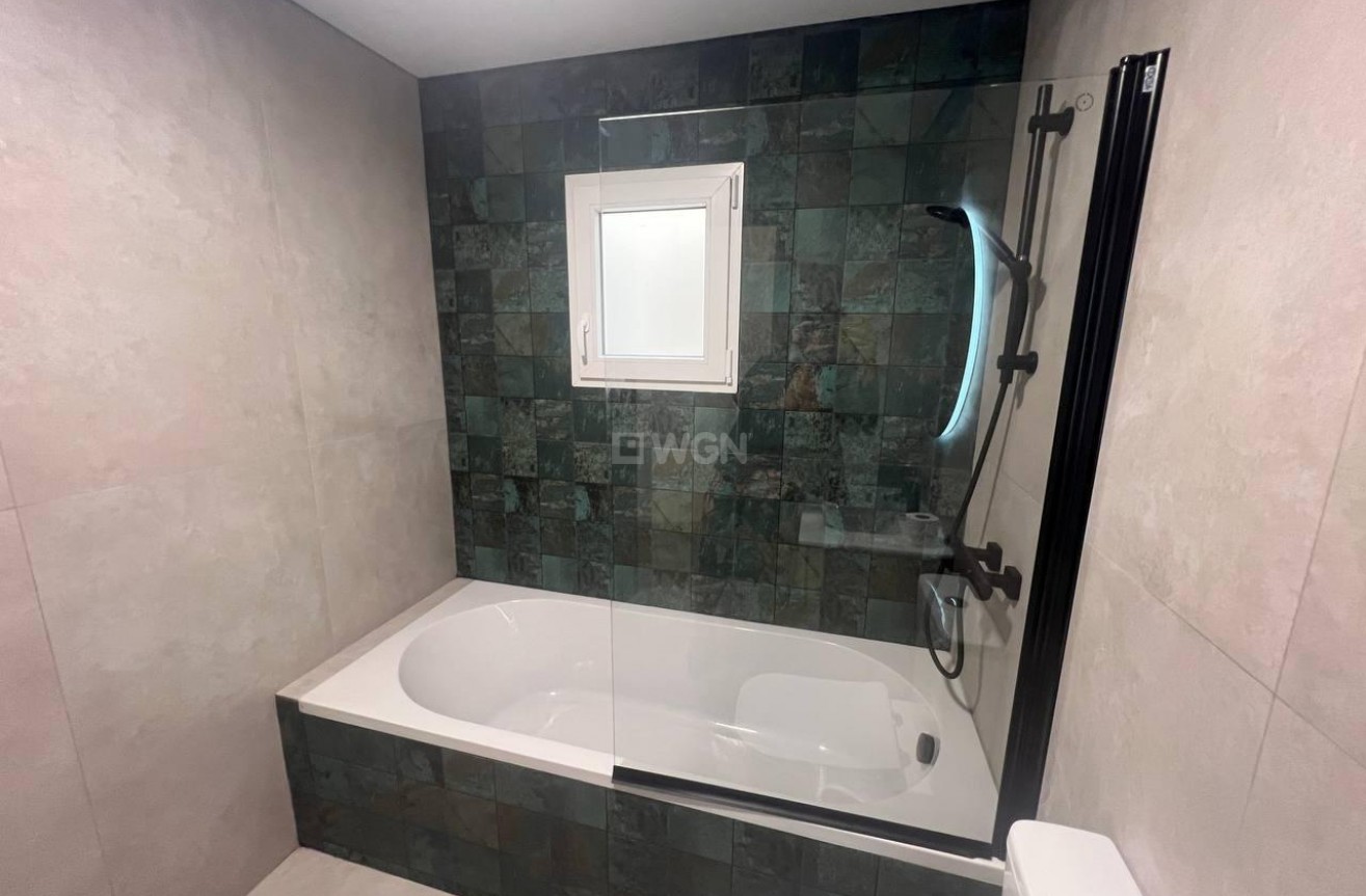 Resale - Apartment / flat - Torrevieja - Estacion De Autobuses