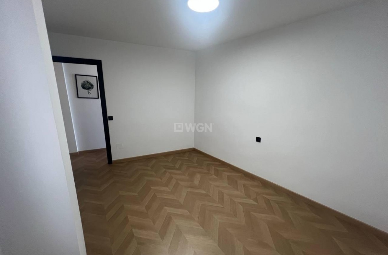 Resale - Apartment / flat - Torrevieja - Estacion De Autobuses