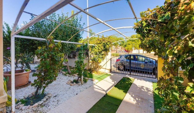 Wiederverkauf - Villa - Orihuela Costa - Lomas de Cabo Roig