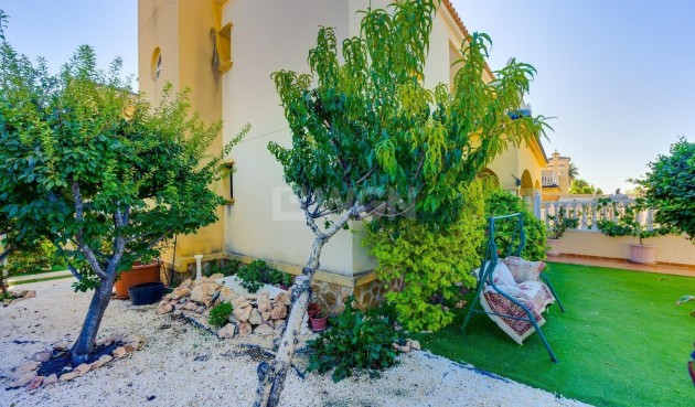 Wiederverkauf - Villa - Orihuela Costa - Lomas de Cabo Roig