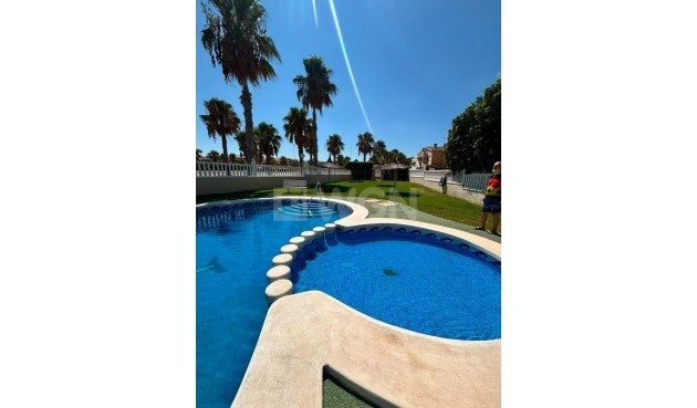 Wiederverkauf - Villa - Orihuela Costa - Lomas de Cabo Roig