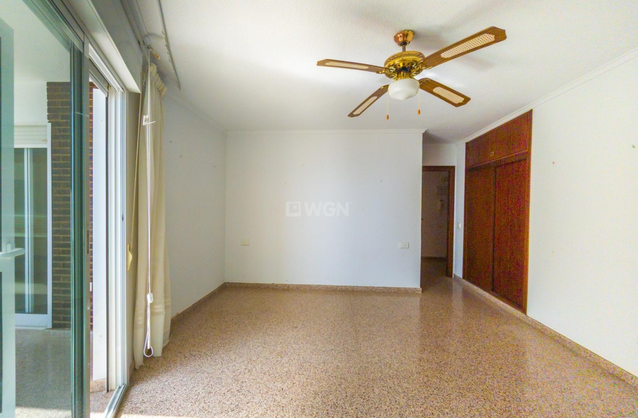 Resale - Apartment / flat - Torrevieja - La Mata Pueblo