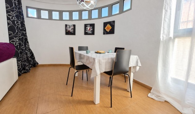 Wiederverkauf - Wohnung - Torrevieja - Centro - Muelle Pesquero
