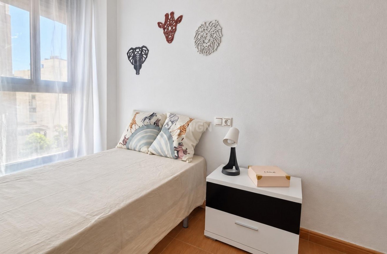 Wiederverkauf - Wohnung - Torrevieja - Centro - Muelle Pesquero