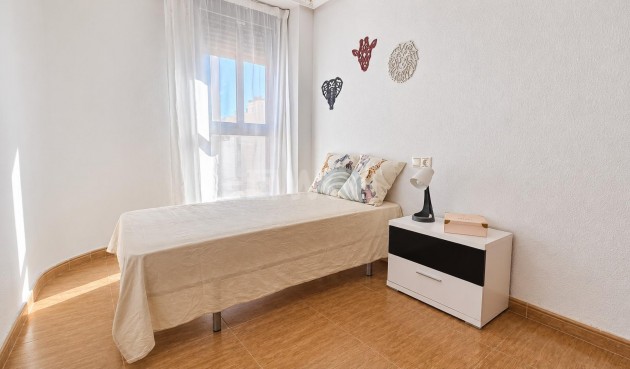 Wiederverkauf - Wohnung - Torrevieja - Centro - Muelle Pesquero