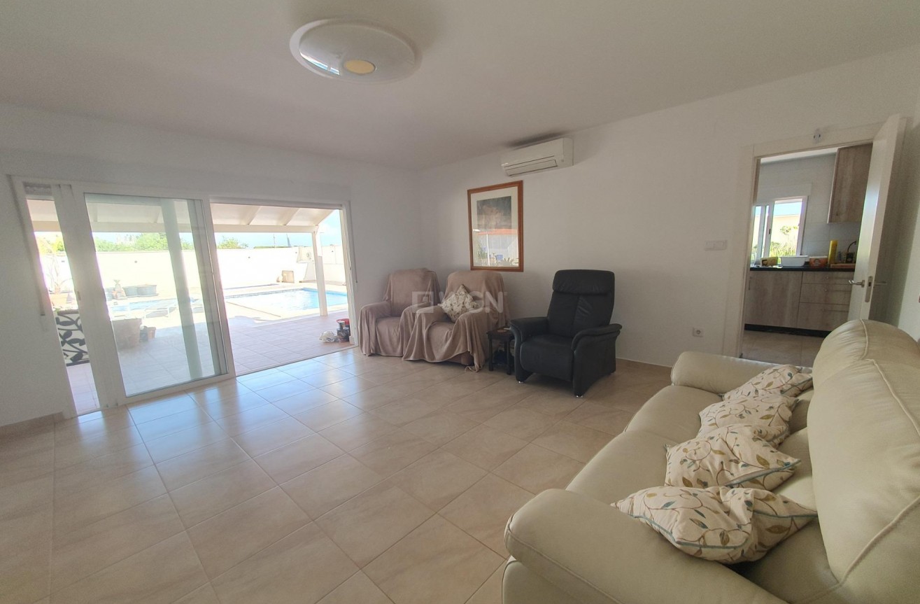 Wiederverkauf - Villa - Dolores - Comunidad Valenciana