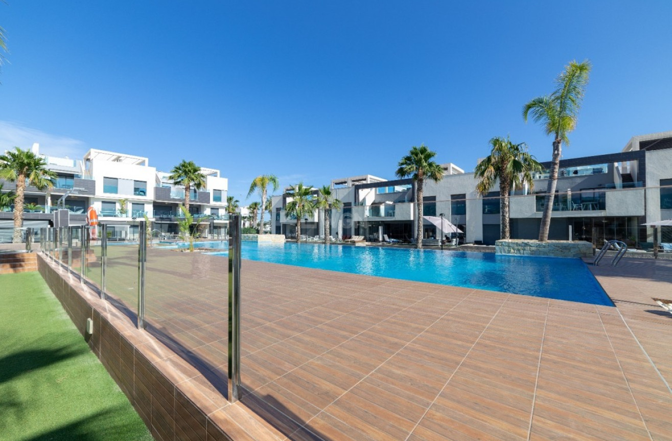 Resale - Apartment / flat - El Raso - Costa Blanca