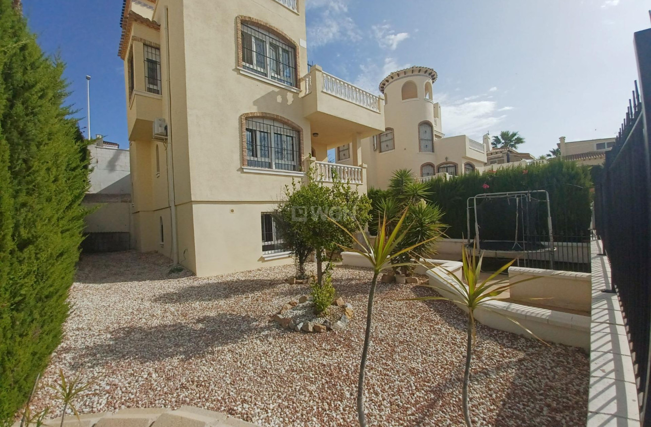 Resale - Villa - Orihuela Costa - Lomas de Cabo Roig