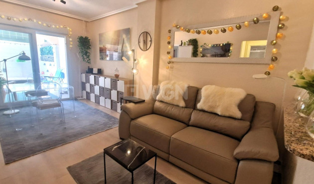 Resale - Apartment / flat - Torrevieja - Torreblanca