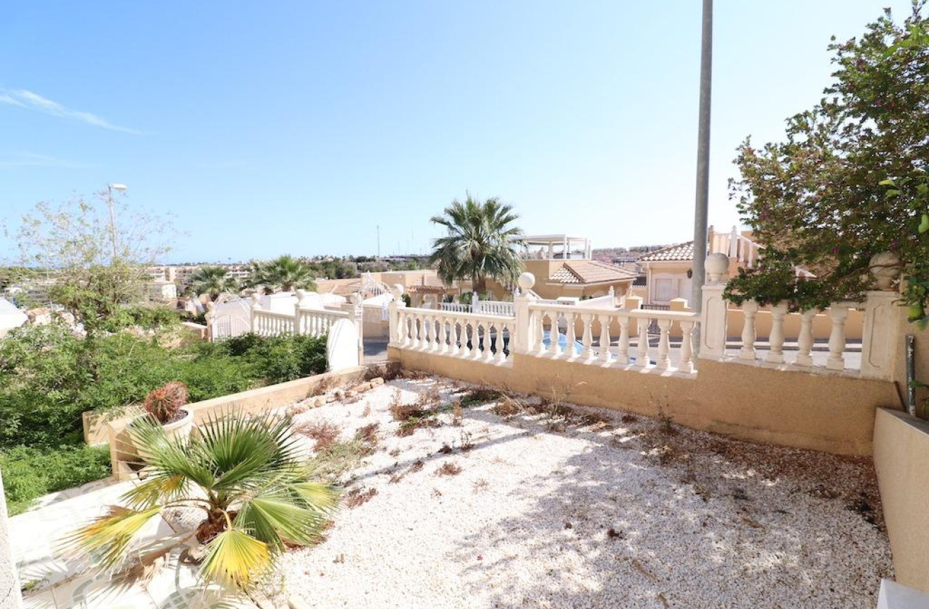 Resale - Villa - Orihuela Costa - Costa Blanca