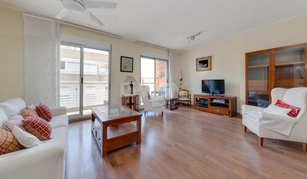 Resale - Apartment / flat - Torrevieja - Centro