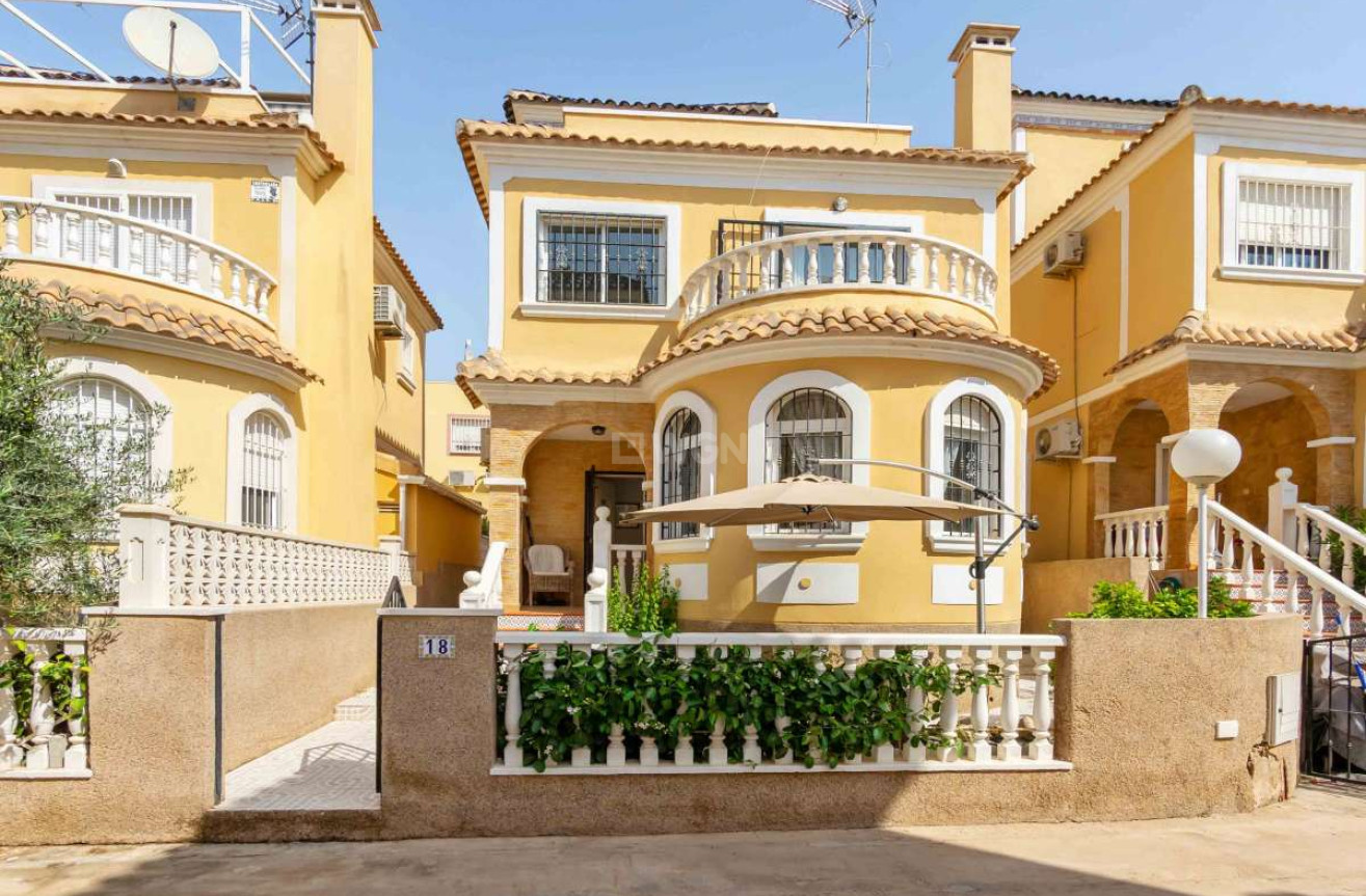 Odsprzedaż - Villa - Orihuela Costa - Costa Blanca