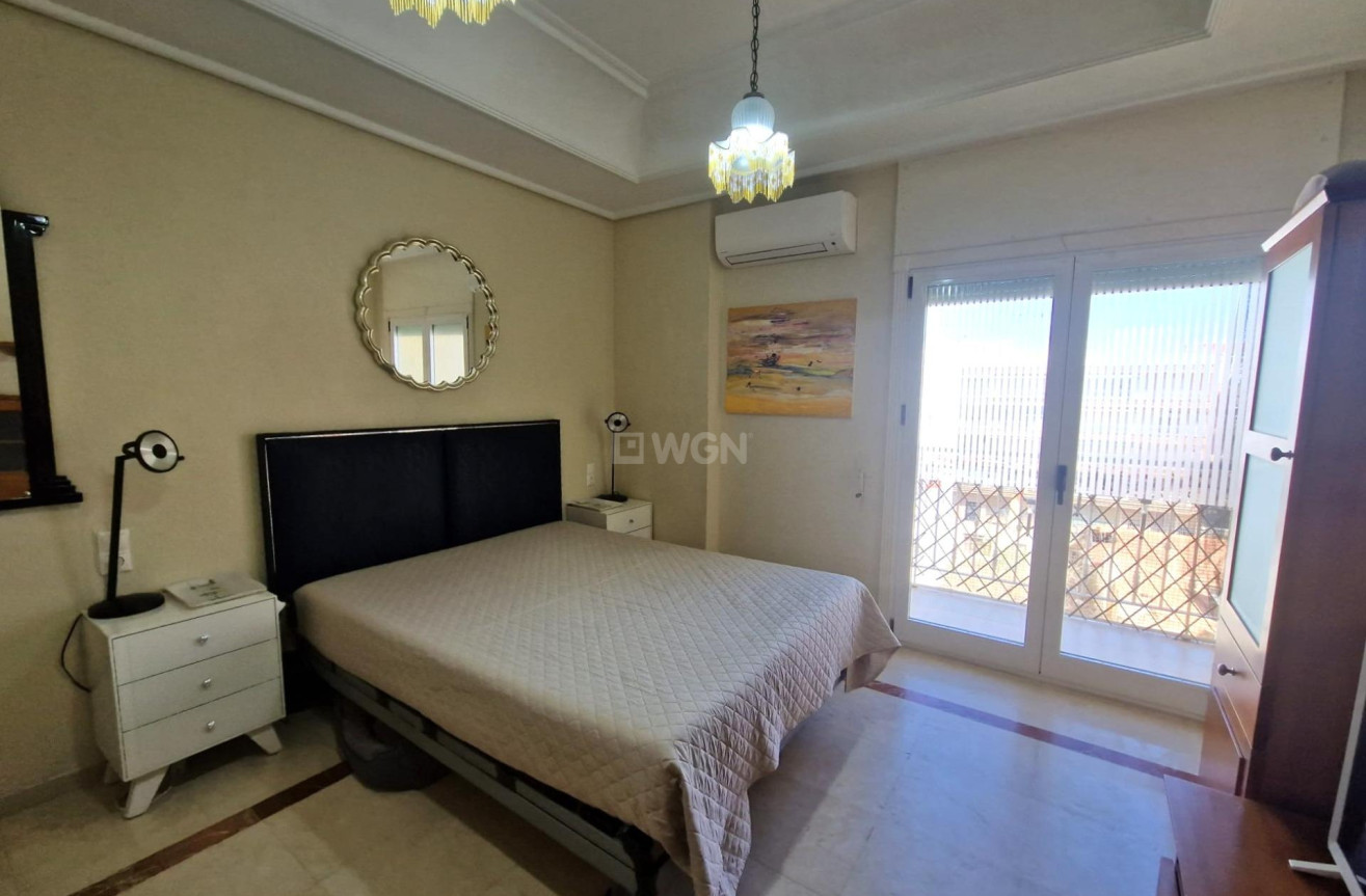 Resale - Apartment / flat - Torrevieja - Paseo Maritimo