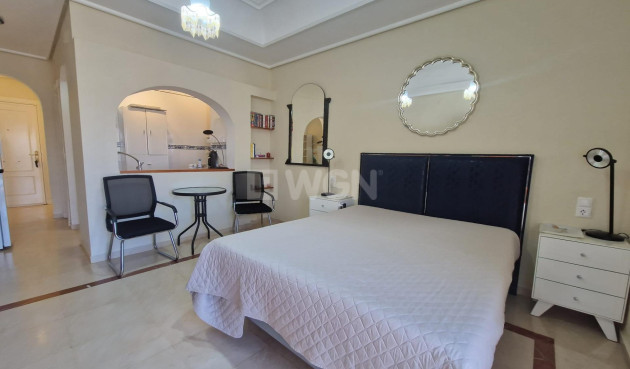 Resale - Apartment / flat - Torrevieja - Paseo Maritimo