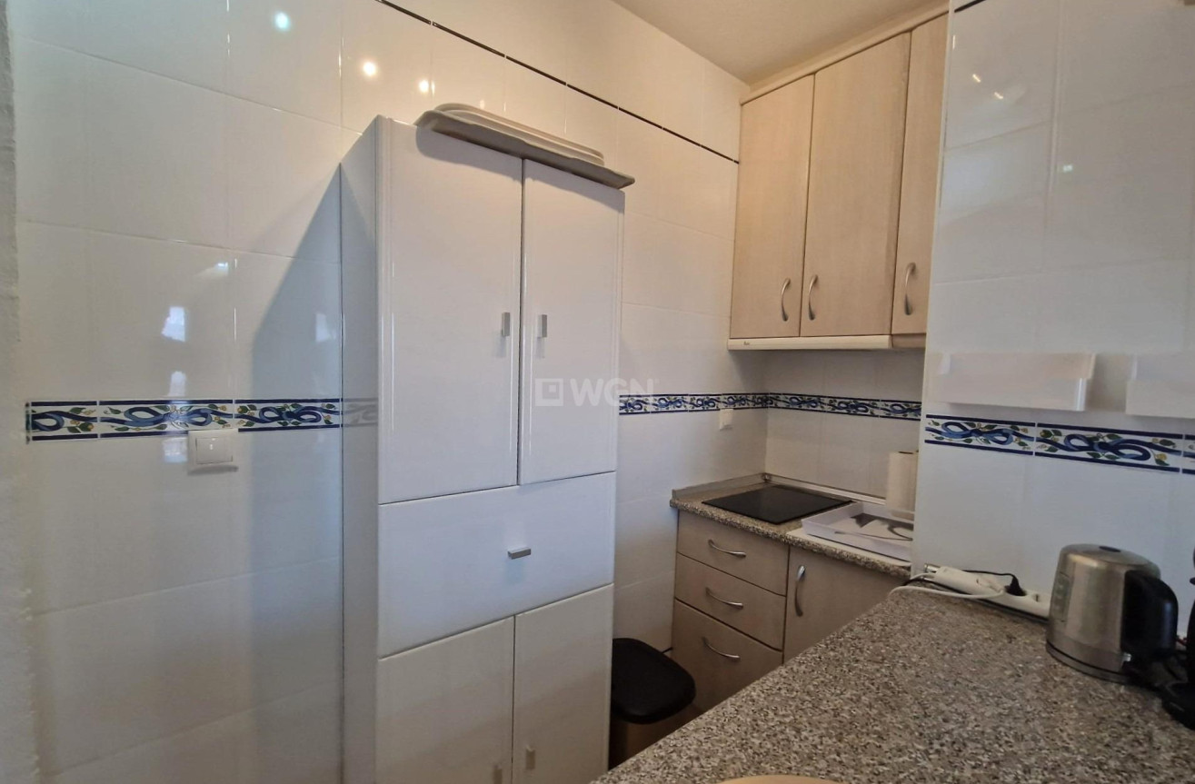 Resale - Apartment / flat - Torrevieja - Paseo Maritimo