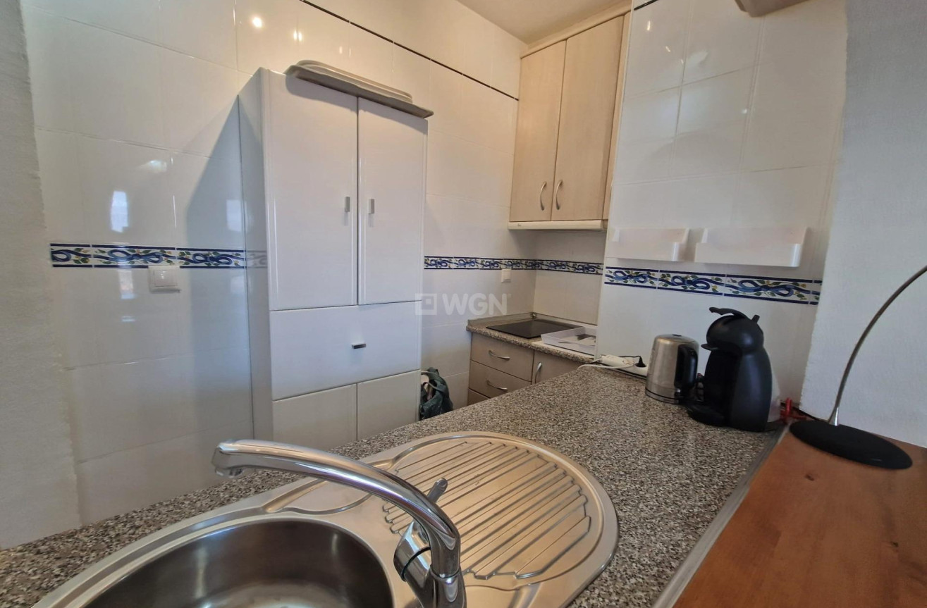 Resale - Apartment / flat - Torrevieja - Paseo Maritimo