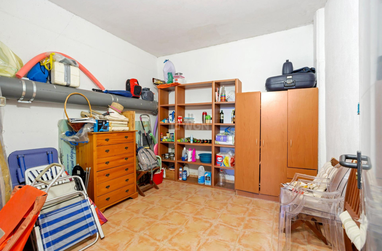 Resale - Apartment / flat - Torrevieja - La Mata