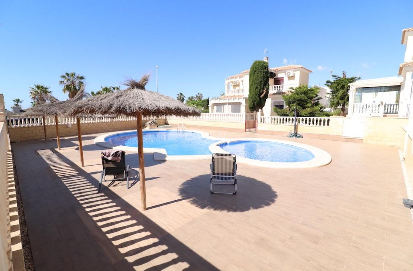 Odsprzedaż - Villa - Orihuela Costa - Costa Blanca