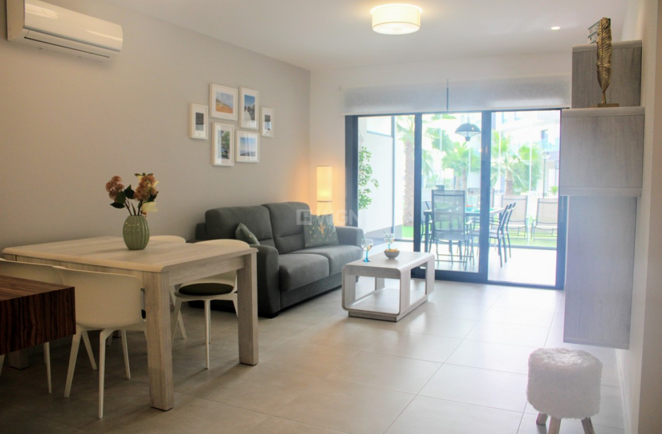 Resale - Apartment / flat - El Raso - Costa Blanca