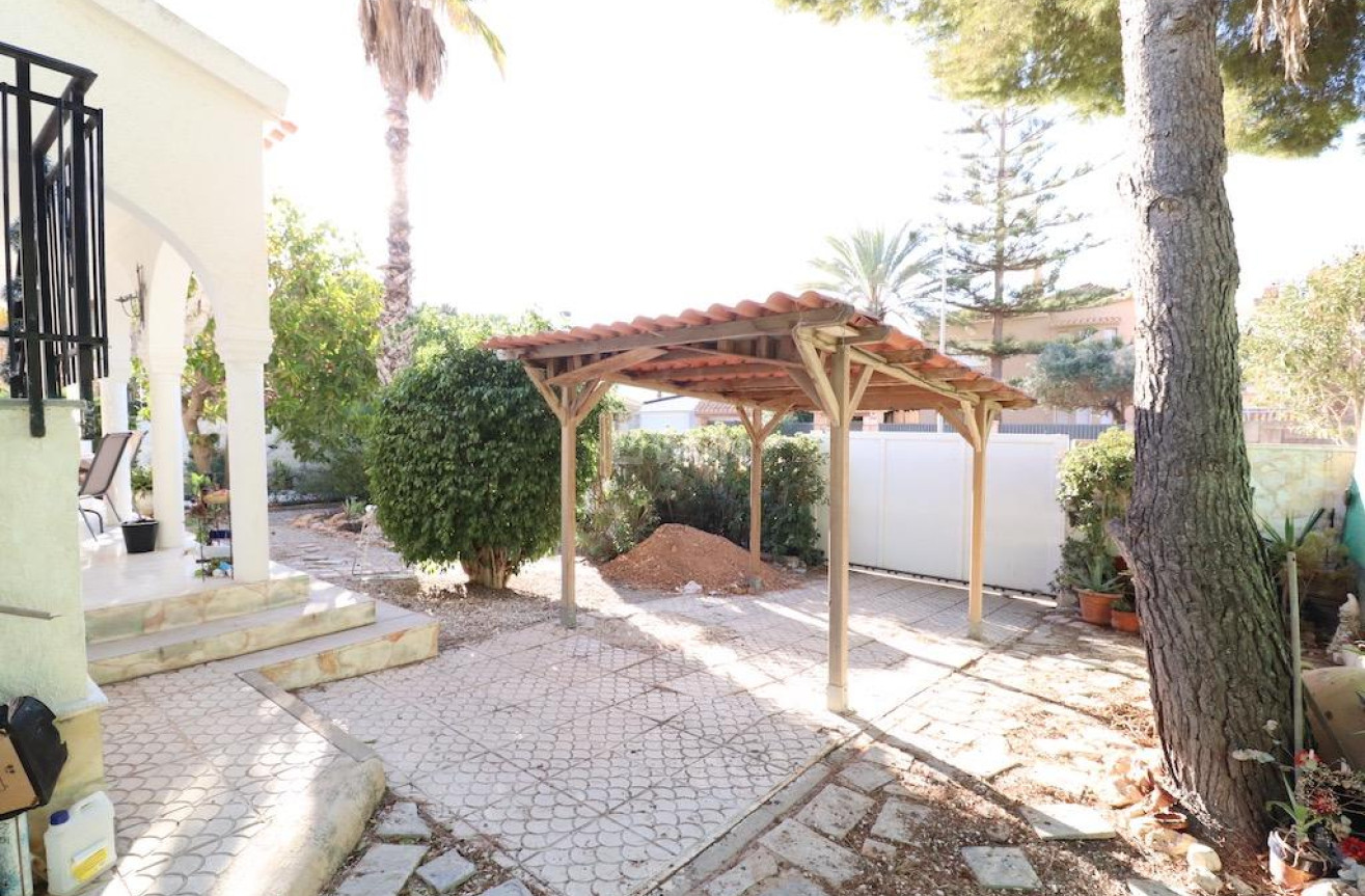 Resale - Villa - Orihuela Costa - Costa Blanca