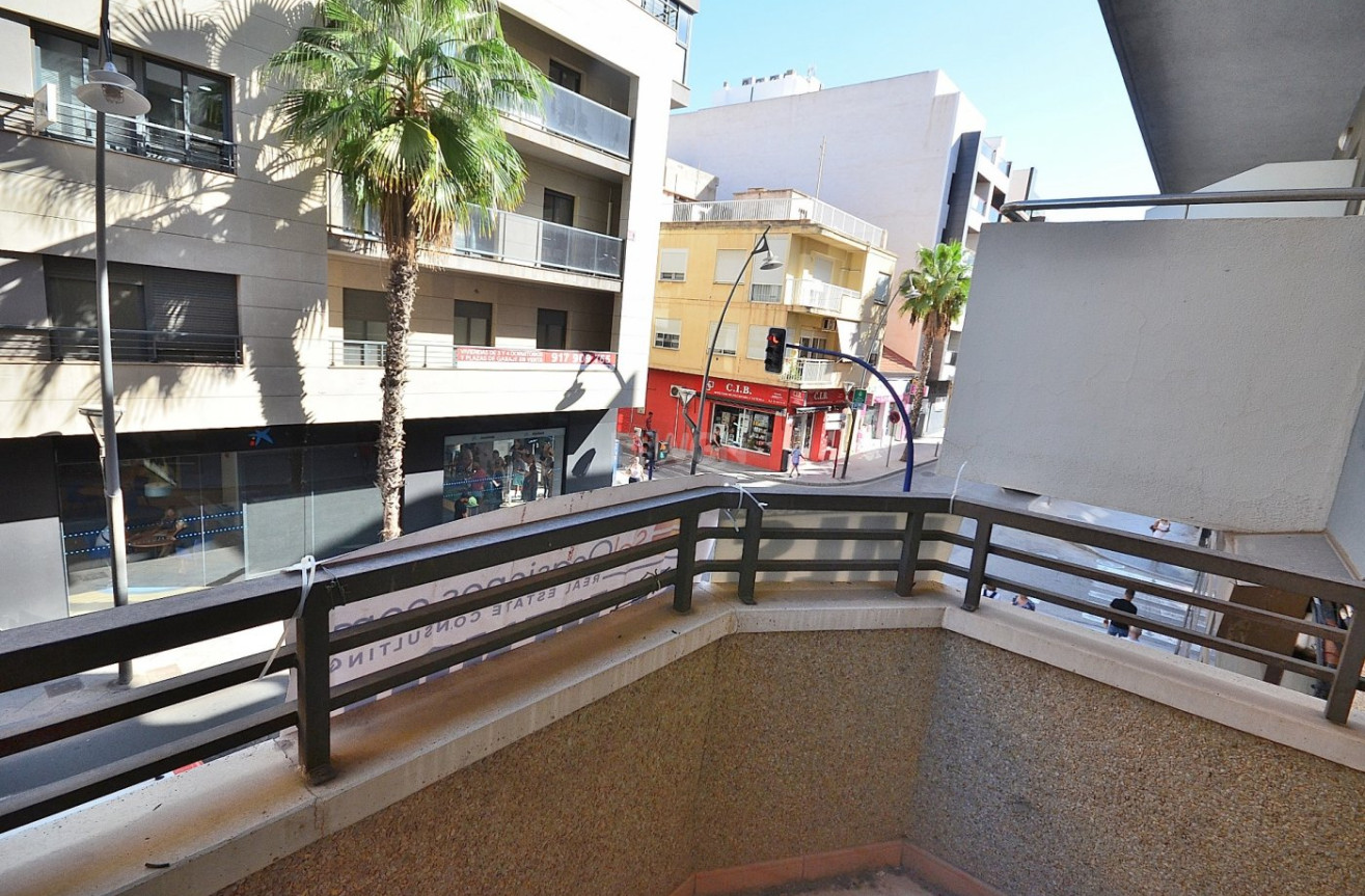 Odsprzedaż - Mieszkanie w bloku - Torrevieja - Centro