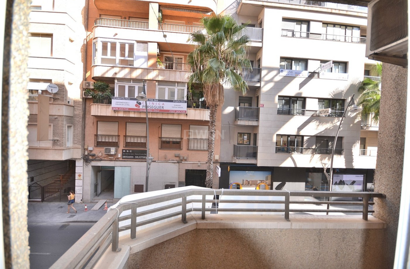 Resale - Apartment / flat - Torrevieja - Centro