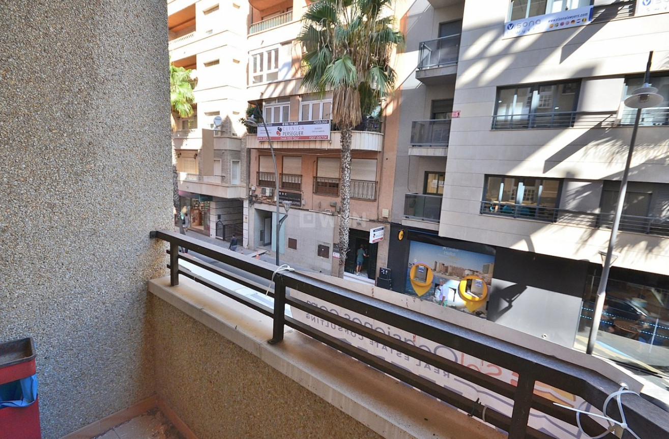 Resale - Apartment / flat - Torrevieja - Centro