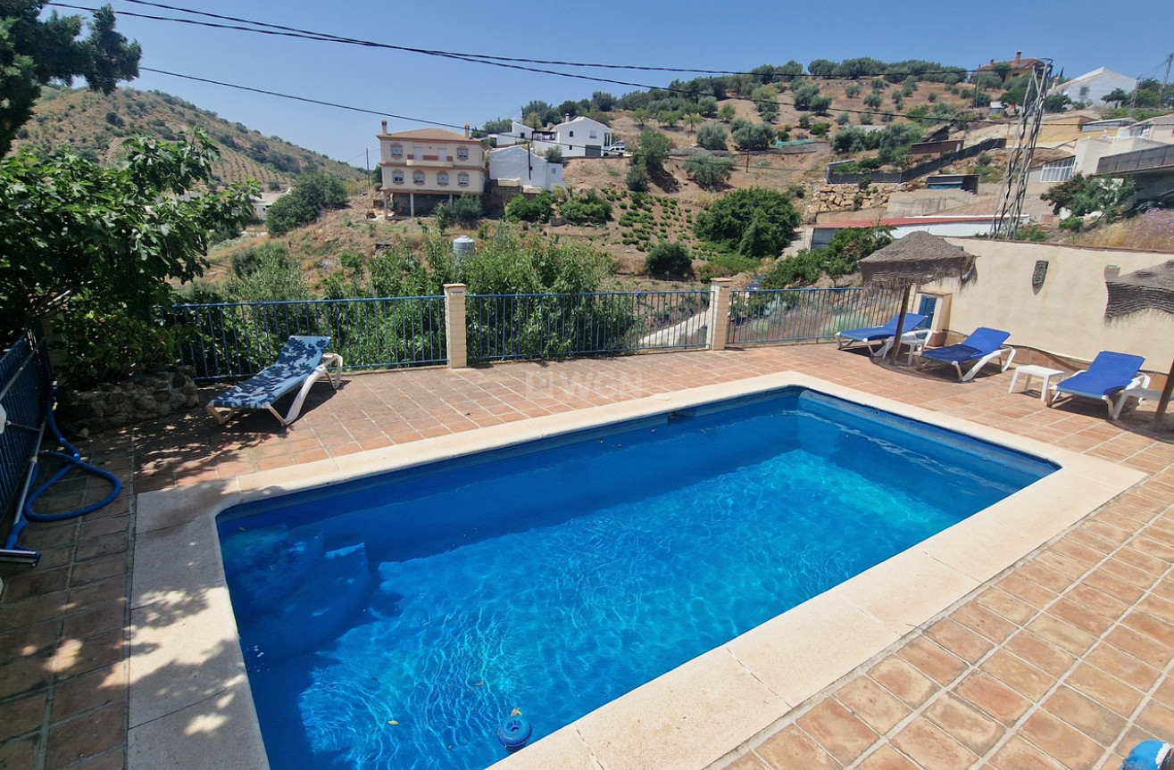 Resale - Villa - Los Romanes - Inland