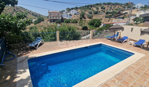 Resale - Villa - Los Romanes - Inland