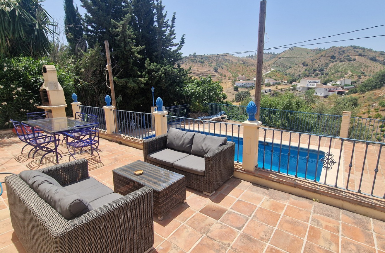 Resale - Villa - Los Romanes - Inland