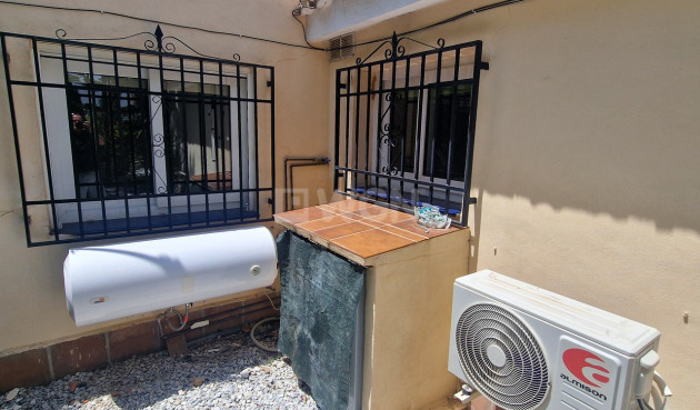 Resale - Villa - Los Romanes - Inland