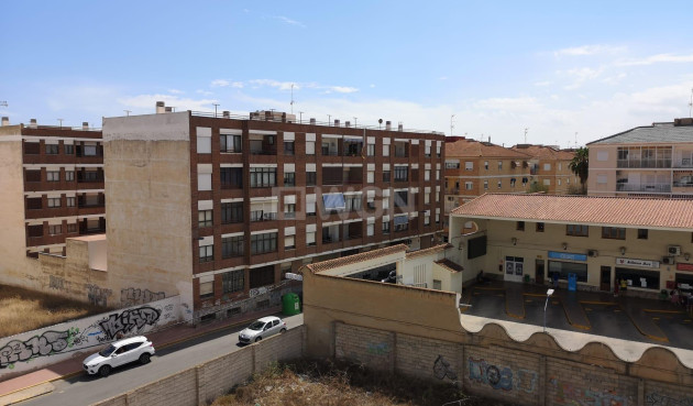 Odsprzedaż - Mieszkanie w bloku - Torrevieja - Estacion De Autobuses