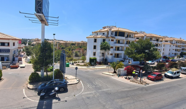 Resale - Apartment / flat - Villamartin - Costa Blanca