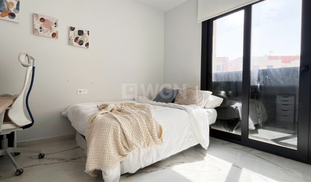 Resale - Apartment / flat - Torrevieja - Costa Blanca