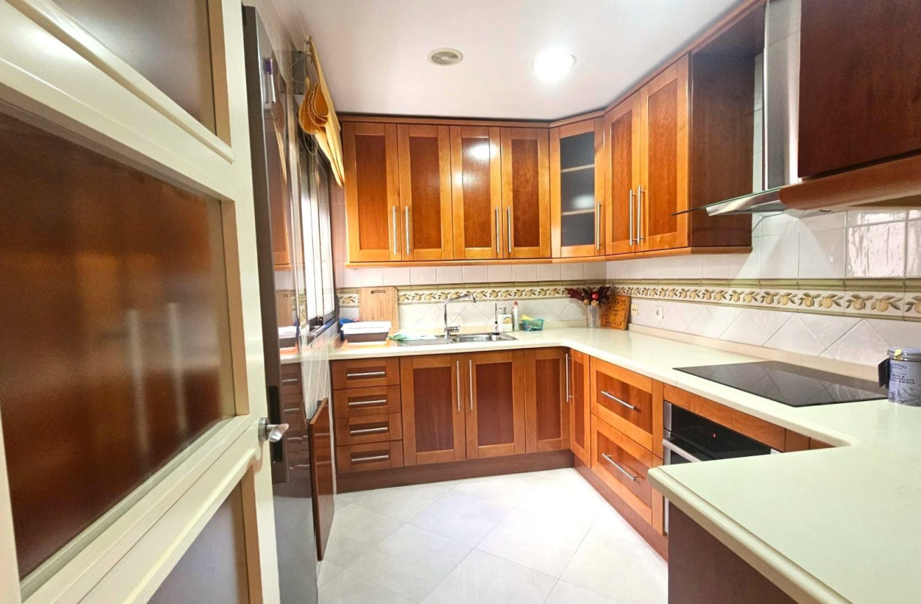 Resale - Apartment / flat - Torrevieja - Centro