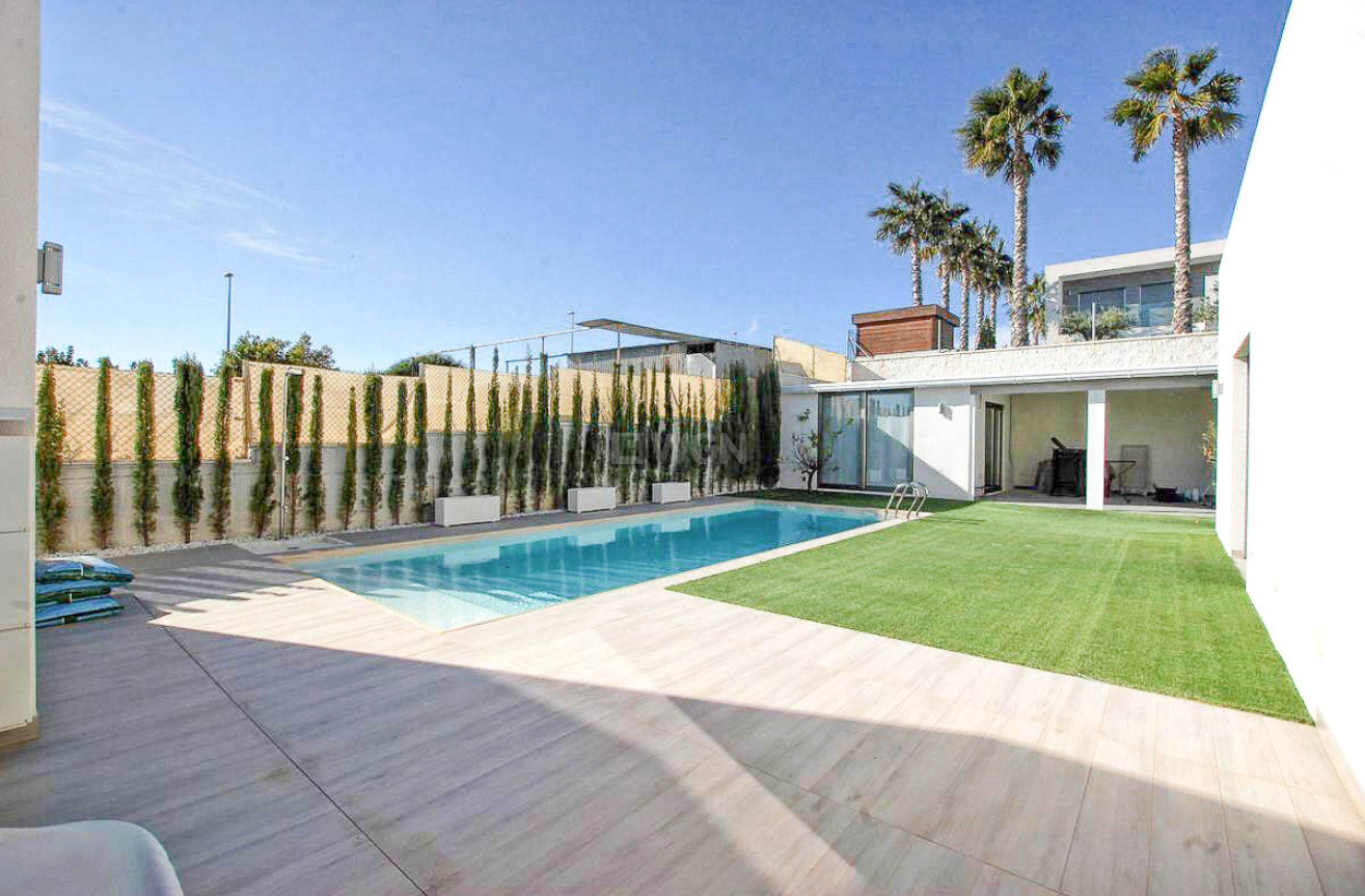 Resale - Villa - Benijofar - Costa Blanca