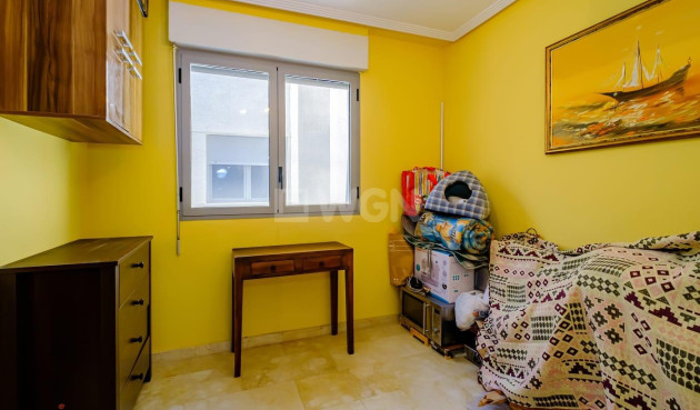 Resale - Apartment / flat - Torrevieja - Playa del Cura