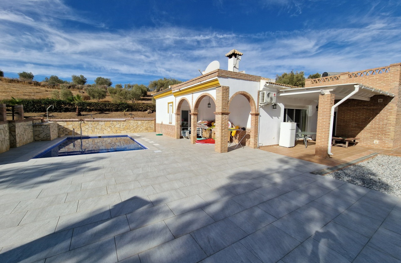 Resale - Villa - Vinuela - Inland