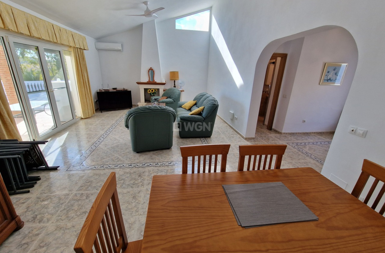 Resale - Villa - Vinuela - Inland