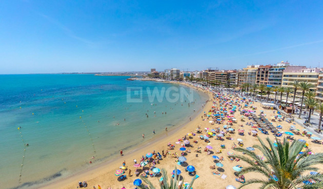 Odsprzedaż - Mieszkanie w bloku - Torrevieja - Playa del Cura