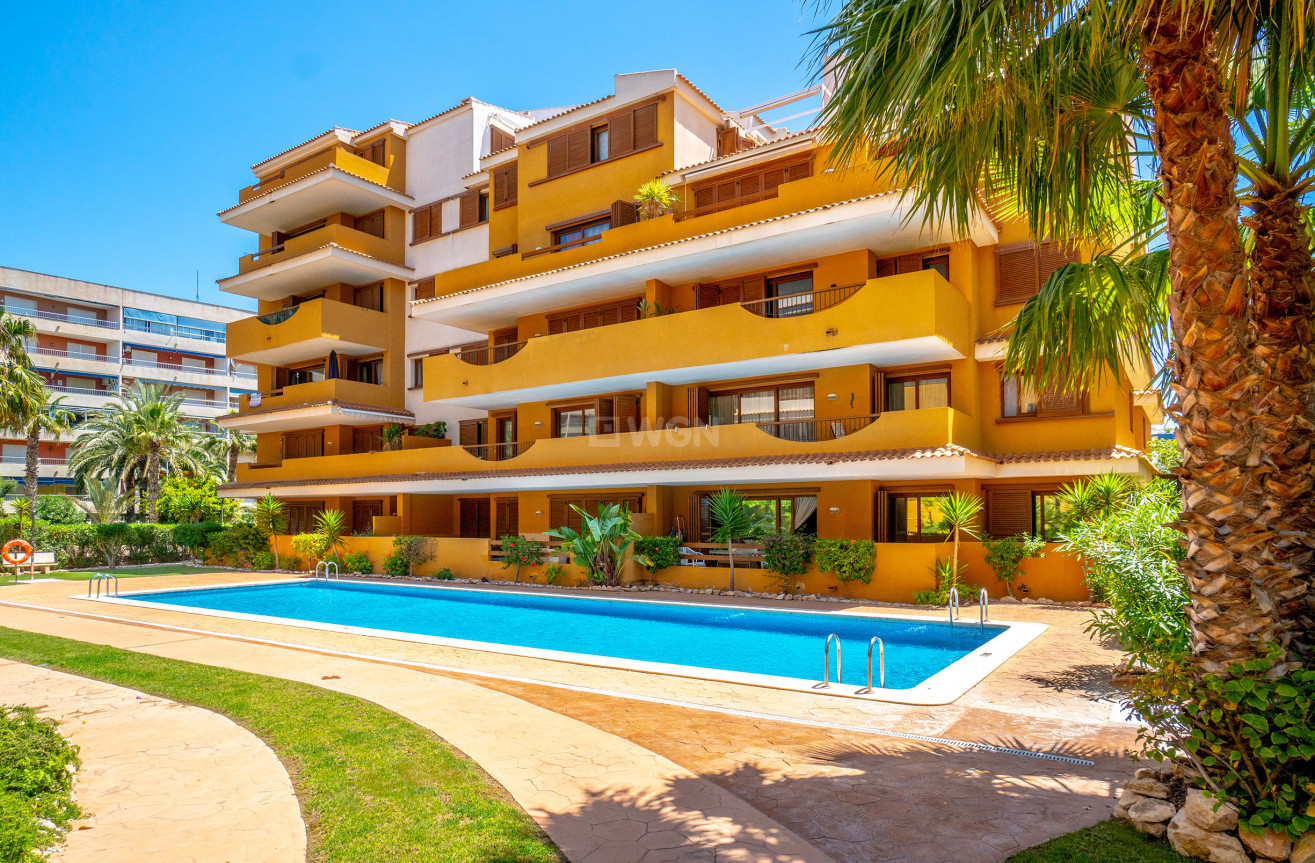 Resale - Apartment / flat - Punta Prima - Costa Blanca