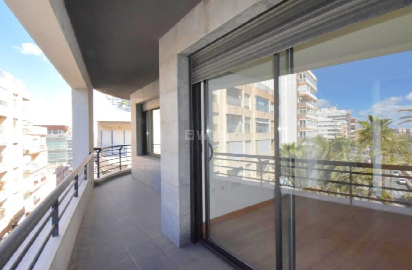 Resale - Apartment / flat - Torrevieja - Costa Blanca