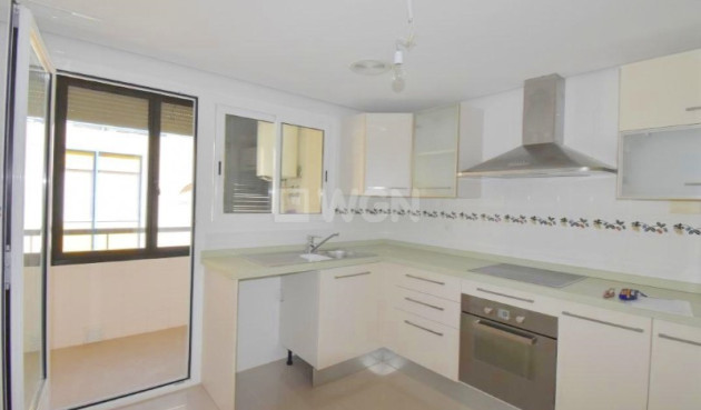 Resale - Apartment / flat - Torrevieja - Costa Blanca