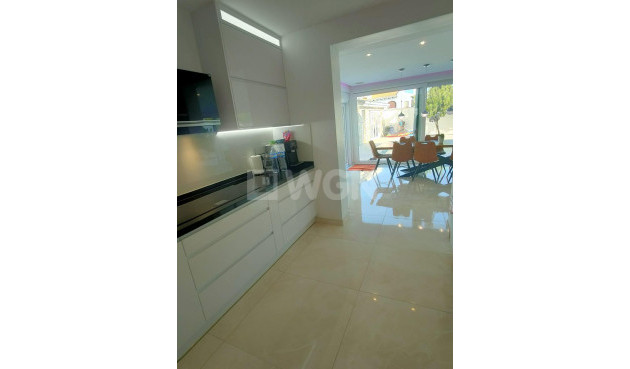 Resale - Villa - Orihuela Costa - La Zenia