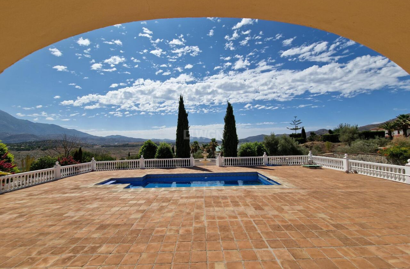 Resale - Villa - Vinuela - Inland