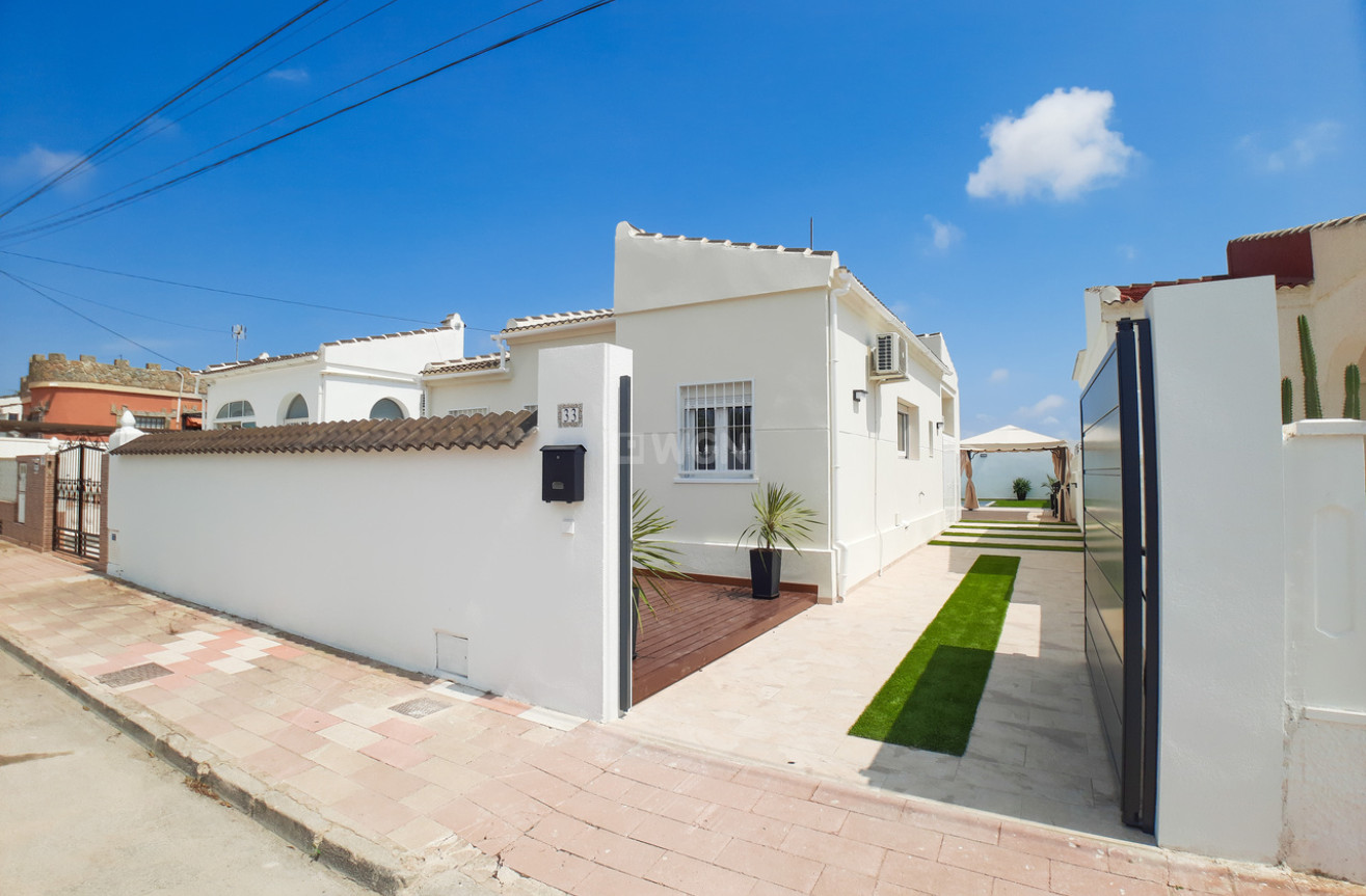 Odsprzedaż - Villa - Torrevieja - Costa Blanca