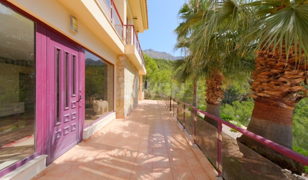 Resale - Villa - Callosa D'en Sarria - Costa Blanca