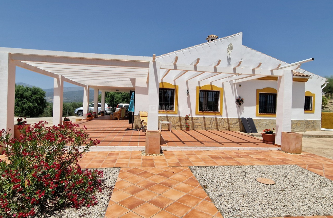 Resale - Villa - Canillas de Aceituno - Inland