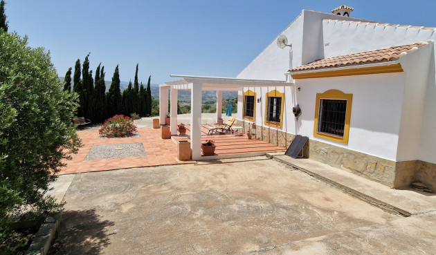 Resale - Villa - Canillas de Aceituno - Inland